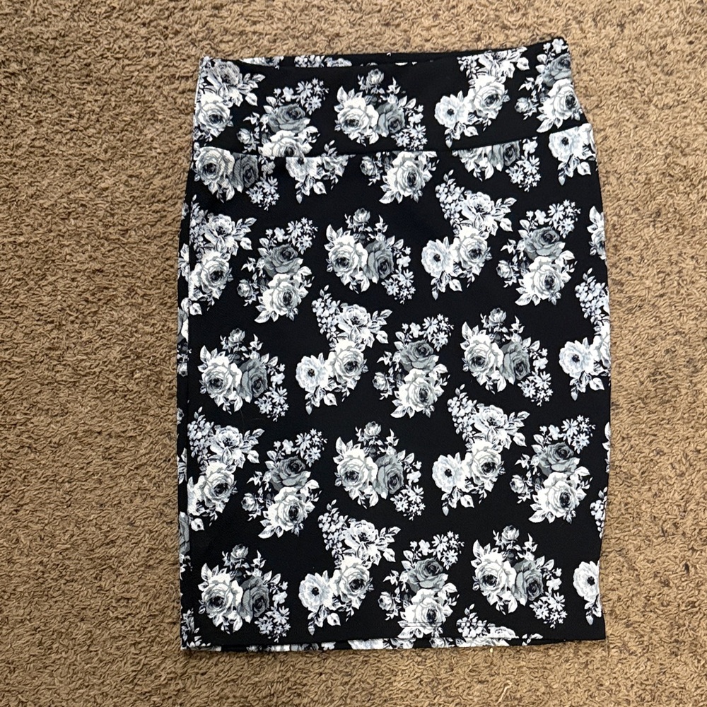 LuLaRoe Black and White Floral Pencil Skirt